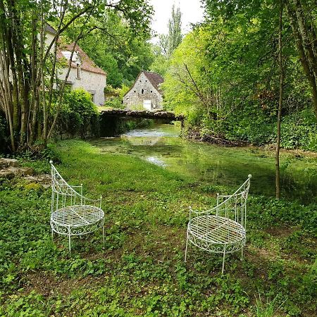 Le Moulin De Jules Et Akasha Bed & Breakfast Murat Dış mekan fotoğraf