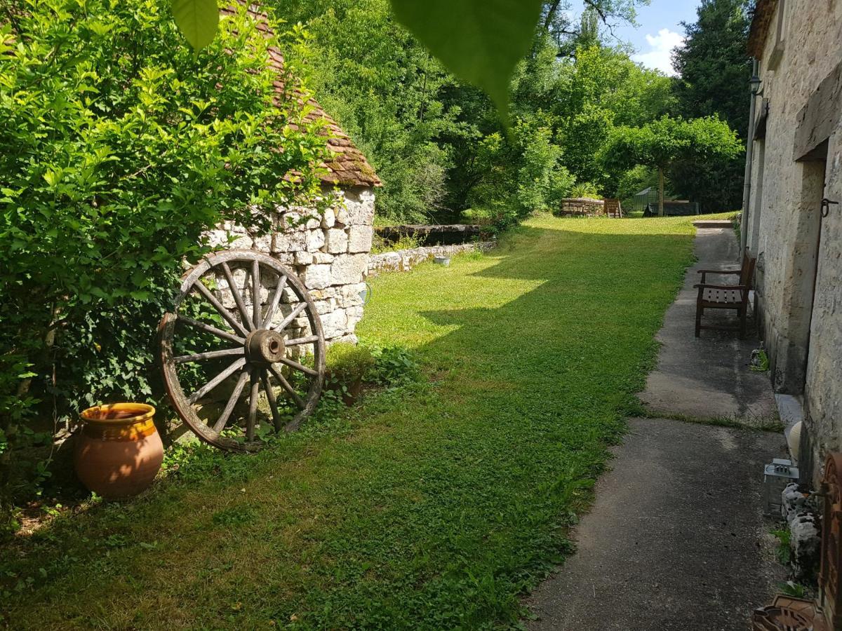 Le Moulin De Jules Et Akasha Bed & Breakfast Murat Dış mekan fotoğraf