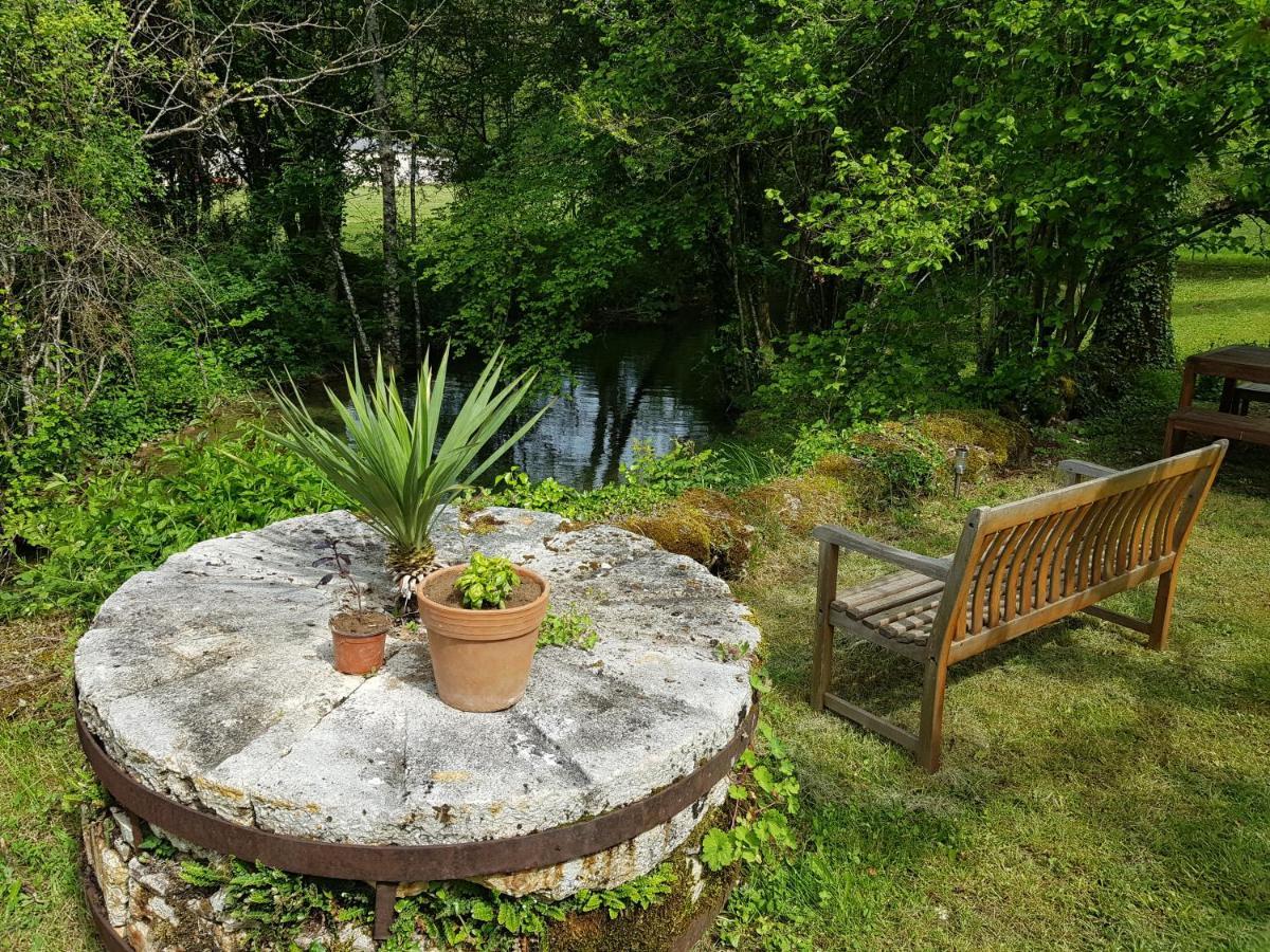 Le Moulin De Jules Et Akasha Bed & Breakfast Murat Dış mekan fotoğraf